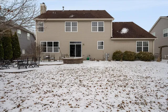 $3,500 | 706 Versailles Parkway, Oswego, IL 60543