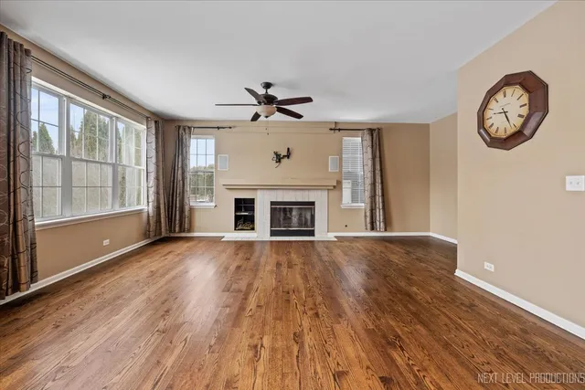 $3,500 | 706 Versailles Parkway, Oswego, IL 60543