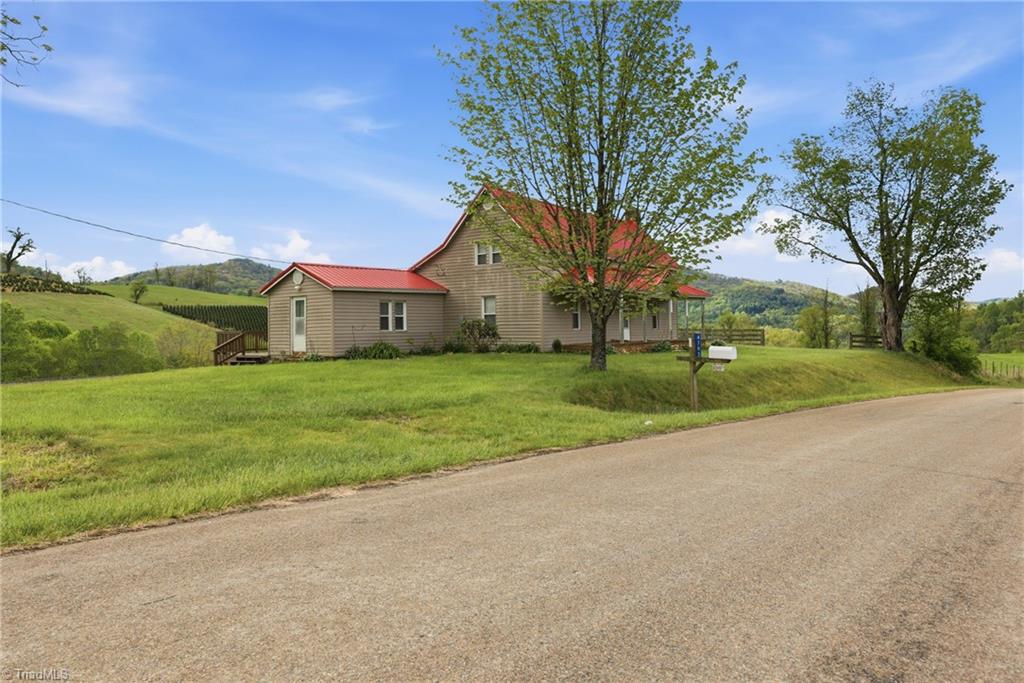 4793 Cheek Mountain Road Laurel Springs, NC 28644 - Photo 12 of 42