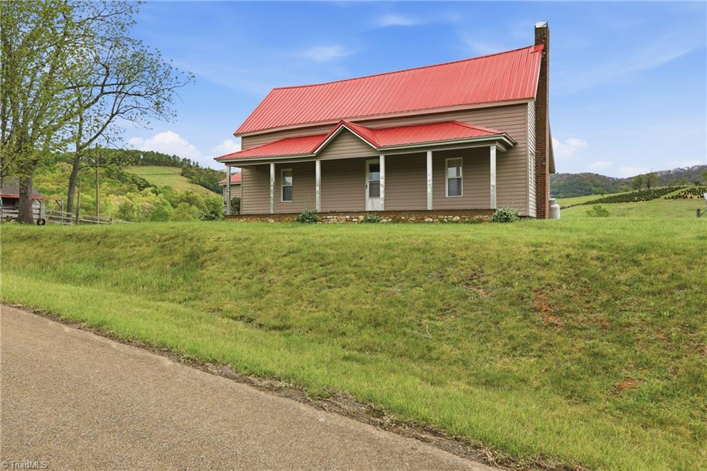 4793 Cheek Mountain Road Laurel Springs, NC 28644 - Photo 35 of 42