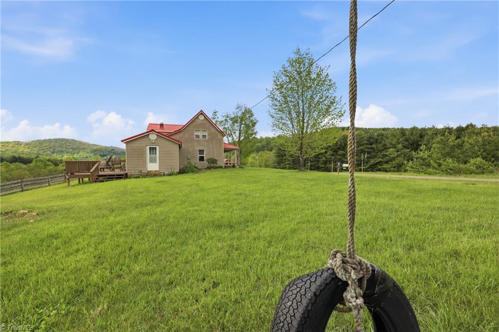 4793 Cheek Mountain Road Laurel Springs, NC 28644 - Photo 6 of 42