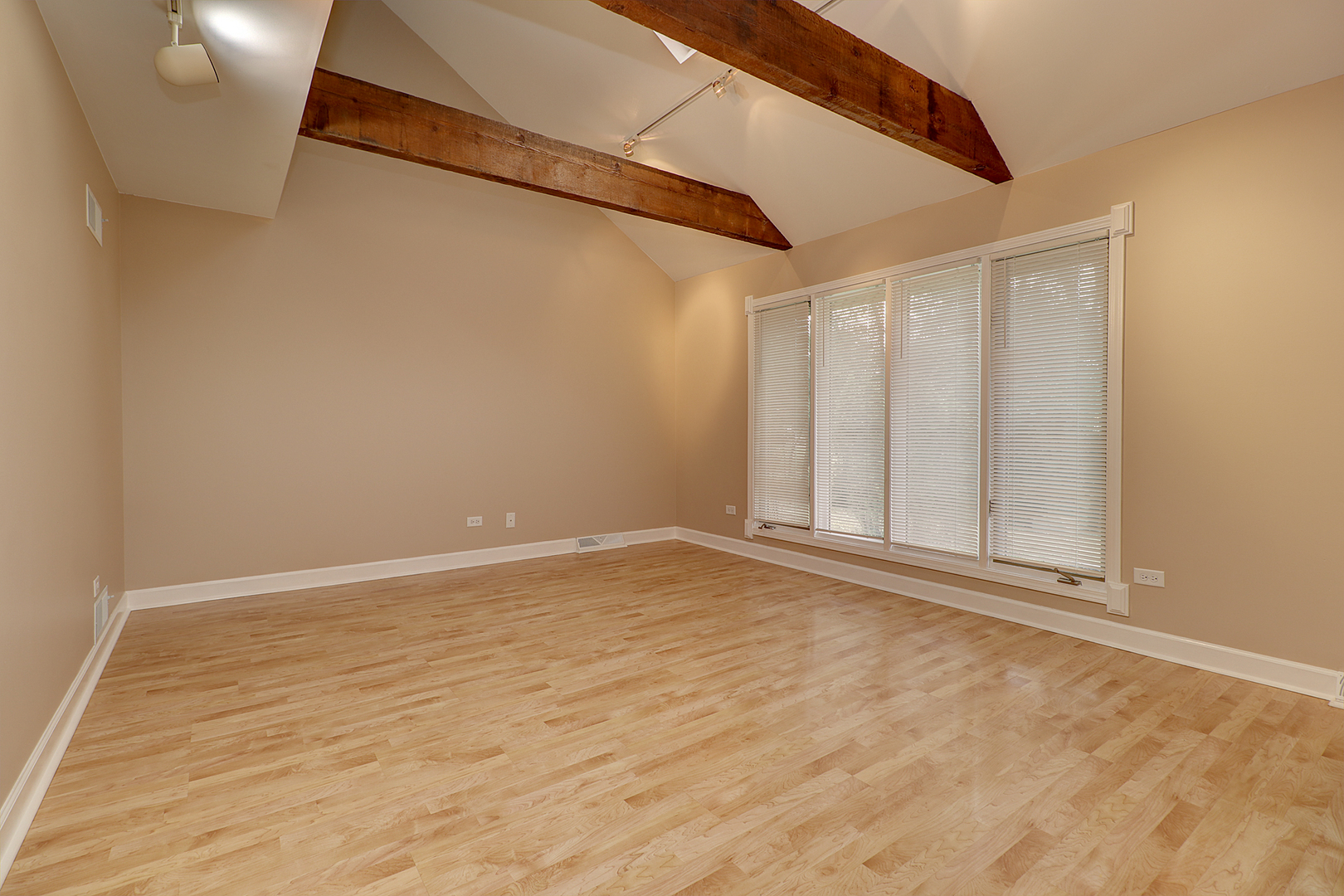 14803 South Penn Road Plainfield, IL 60544 - Photo 3 of 17 a view of an empty room