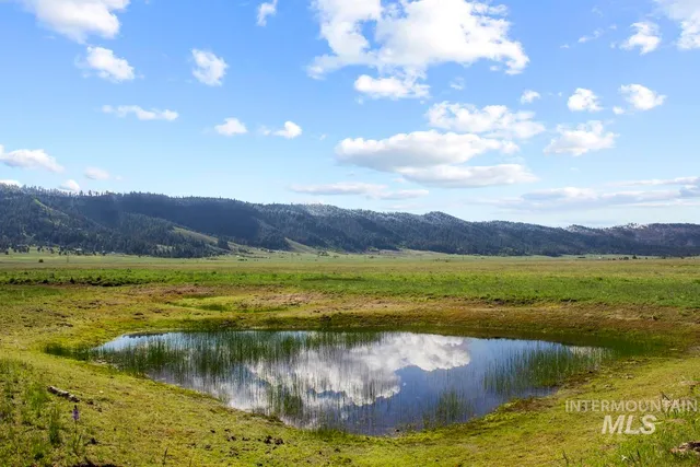 $400,000 | Sixty Sixty Lane, Cascade, ID 83611