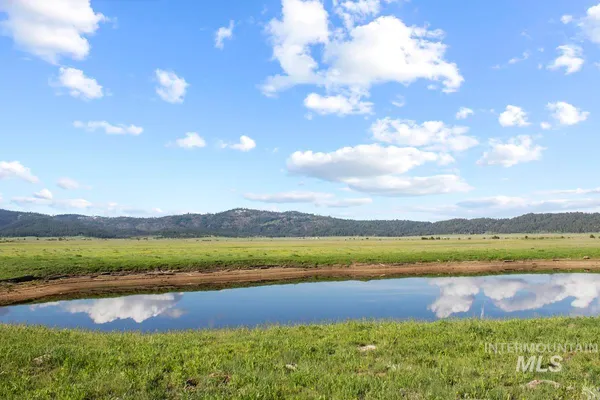 $400,000 | Sixty Sixty Lane, Cascade, ID 83611