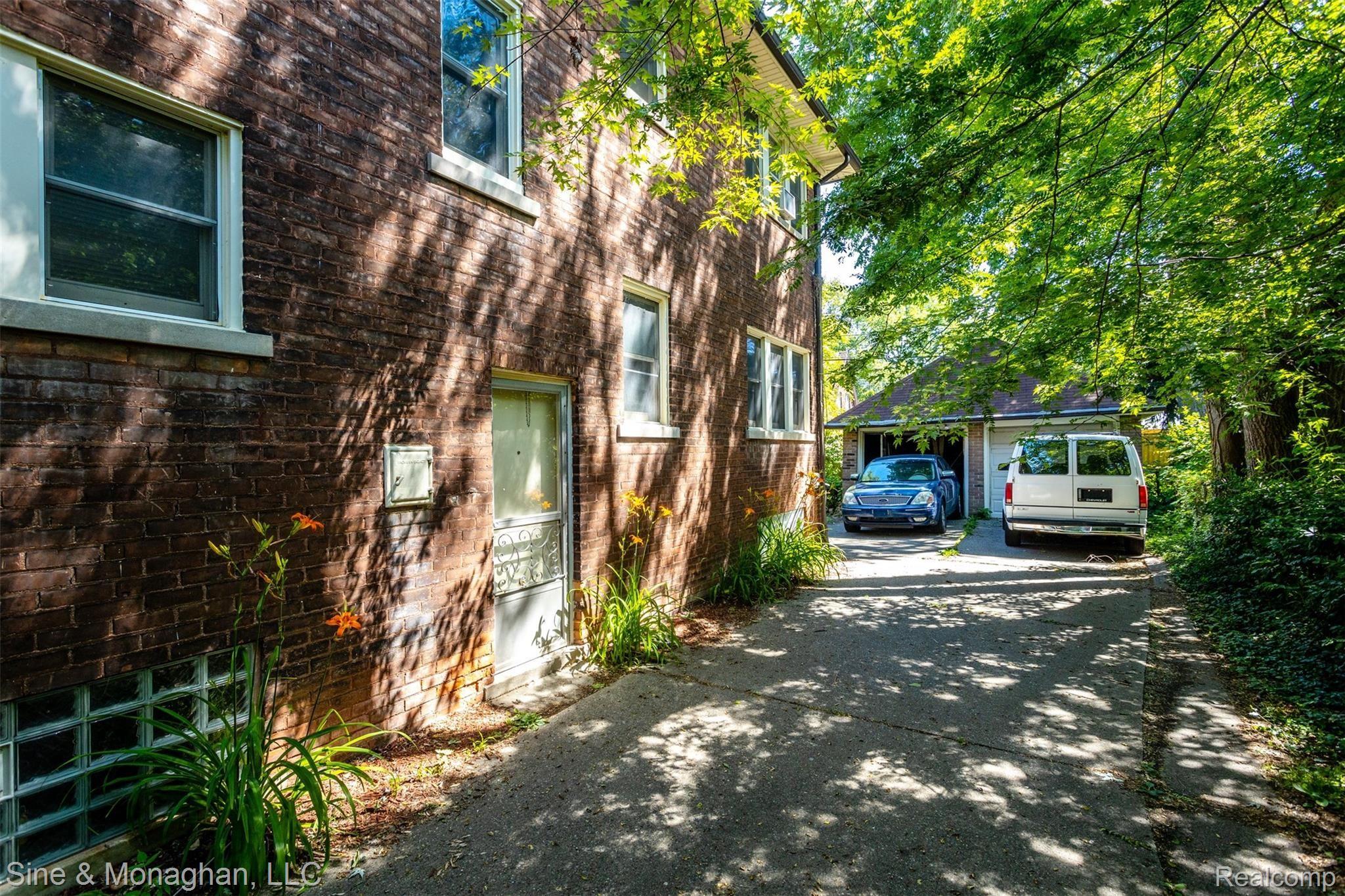 884 Alter Road Detroit, MI 48215 - Photo 27 of 33 884 Alter S026.jpg