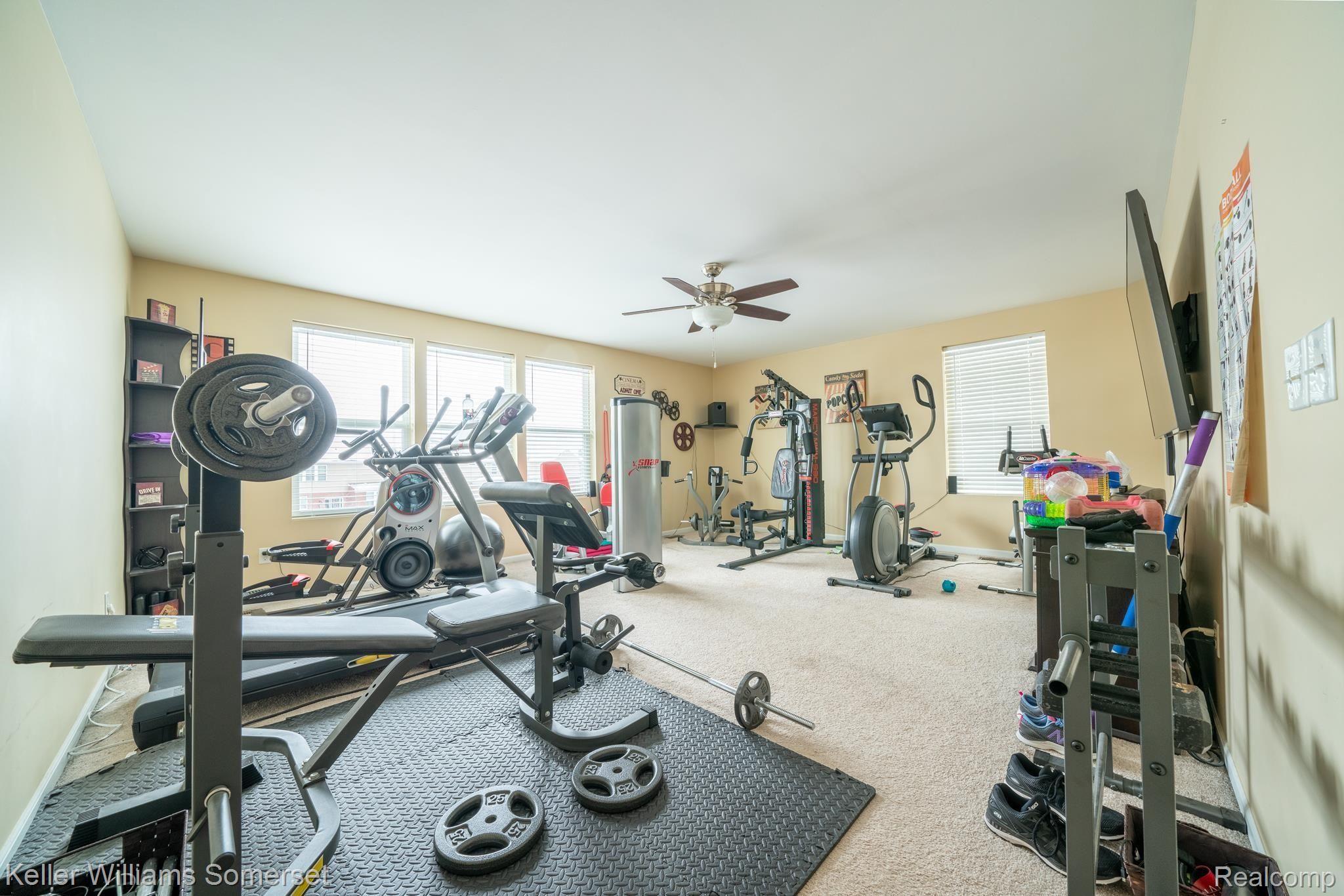 49708 Gracechurch Road Macomb, MI 48044 - Photo 21 of 35 DSC06746-HDR.jpg