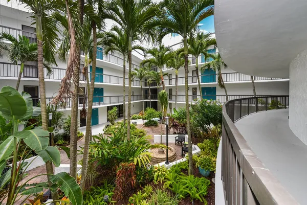 $299,500 | 1357 Northeast Ocean Boulevard, Unit 317, Jensen Beach, FL 34957