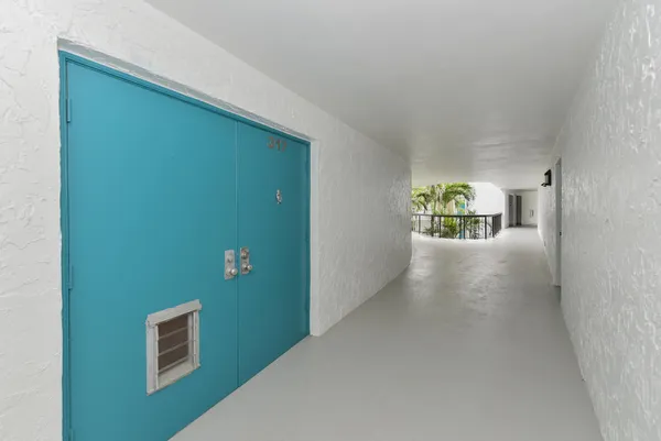 $299,500 | 1357 Northeast Ocean Boulevard, Unit 317, Jensen Beach, FL 34957
