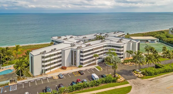 $299,500 | 1357 Northeast Ocean Boulevard, Unit 317, Jensen Beach, FL 34957