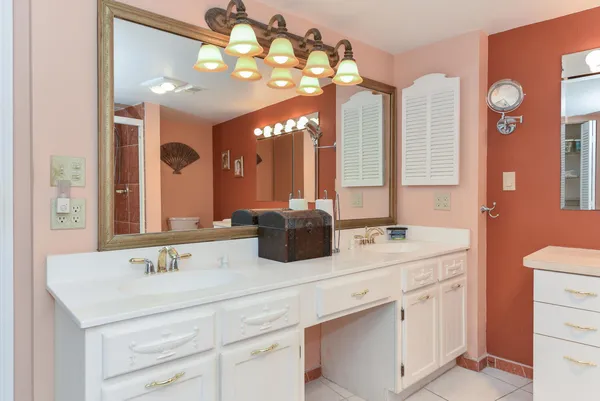 $299,500 | 1357 Northeast Ocean Boulevard, Unit 317, Jensen Beach, FL 34957