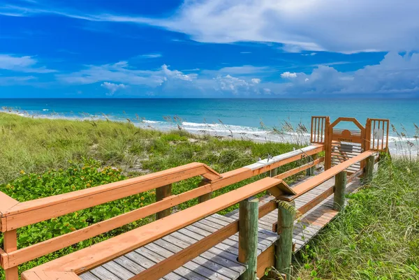 $299,500 | 1357 Northeast Ocean Boulevard, Unit 317, Jensen Beach, FL 34957