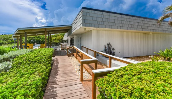 $299,500 | 1357 Northeast Ocean Boulevard, Unit 317, Jensen Beach, FL 34957