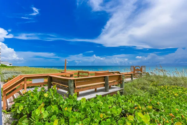 $299,500 | 1357 Northeast Ocean Boulevard, Unit 317, Jensen Beach, FL 34957