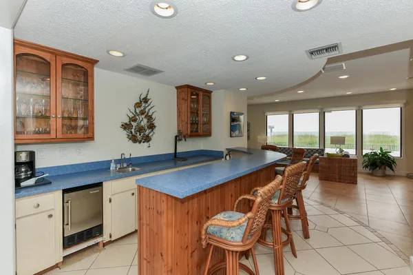 $299,500 | 1357 Northeast Ocean Boulevard, Unit 317, Jensen Beach, FL 34957