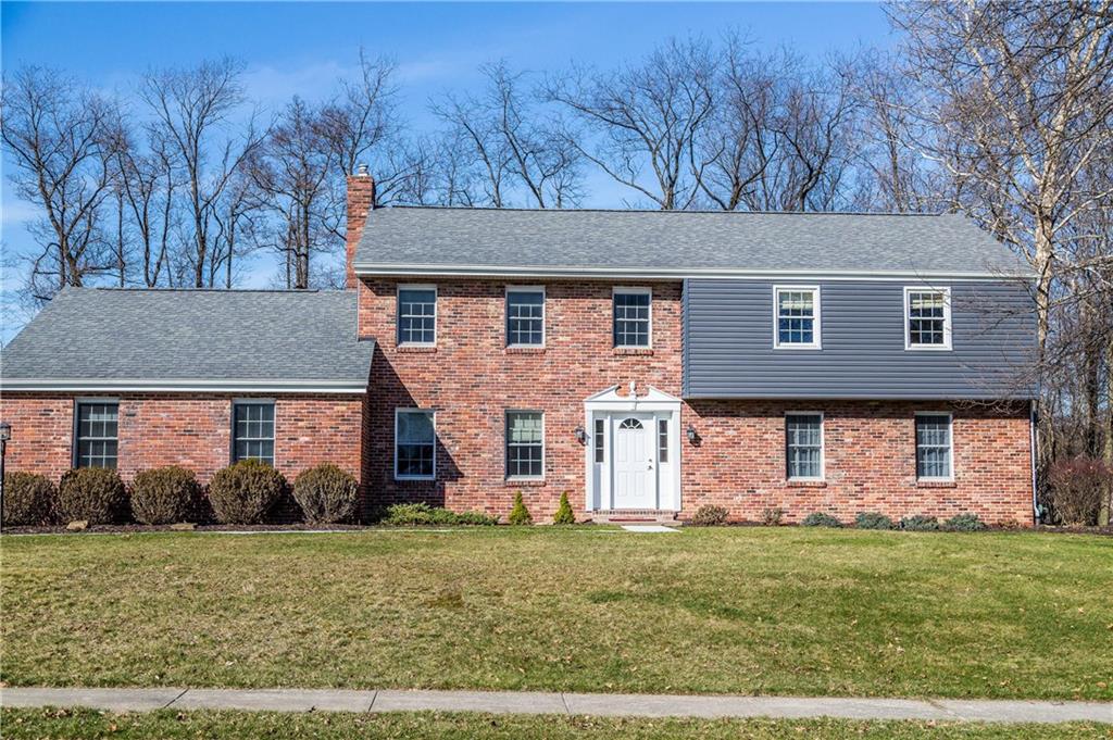 Welcome to 230 Ridgeview Dr .. New Vinyl Siding, New Door, New outside lighting , new concrete walkways. 