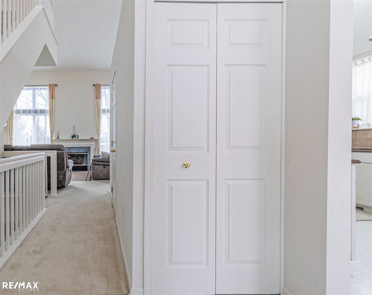 3151 Silverbrook Drive Rochester, MI 48306 - Photo 9 of 43 50005248-8.JPG