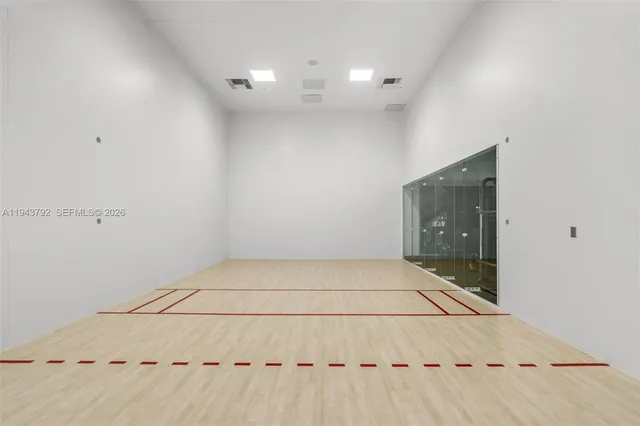 $5,000 | 225 North Miami Avenue, Unit 301, Miami, FL 33128