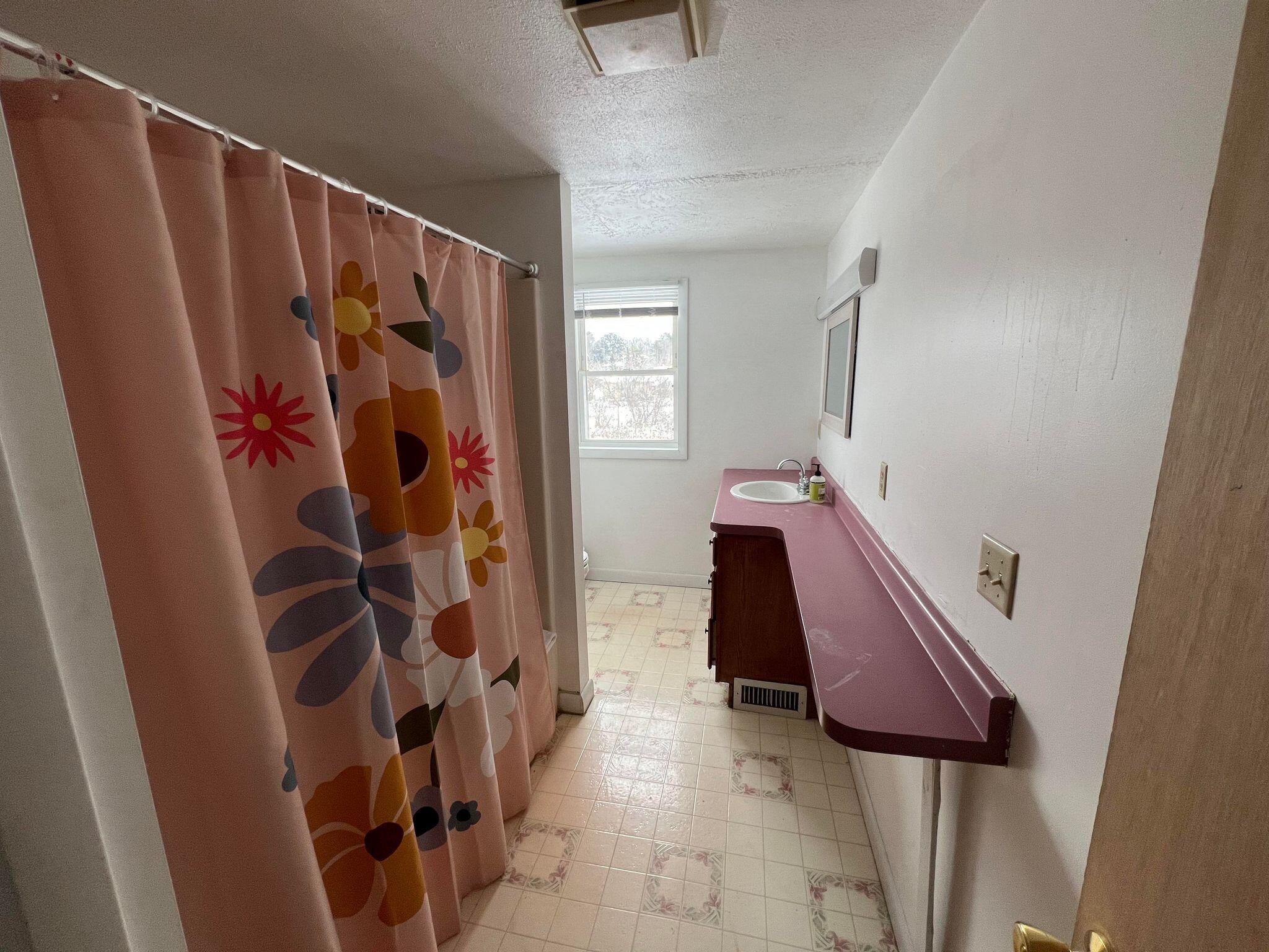 14 Perley Street Lewiston, ME 04240 - Photo 16 of 18 420799105_236404869551847_85243750084055