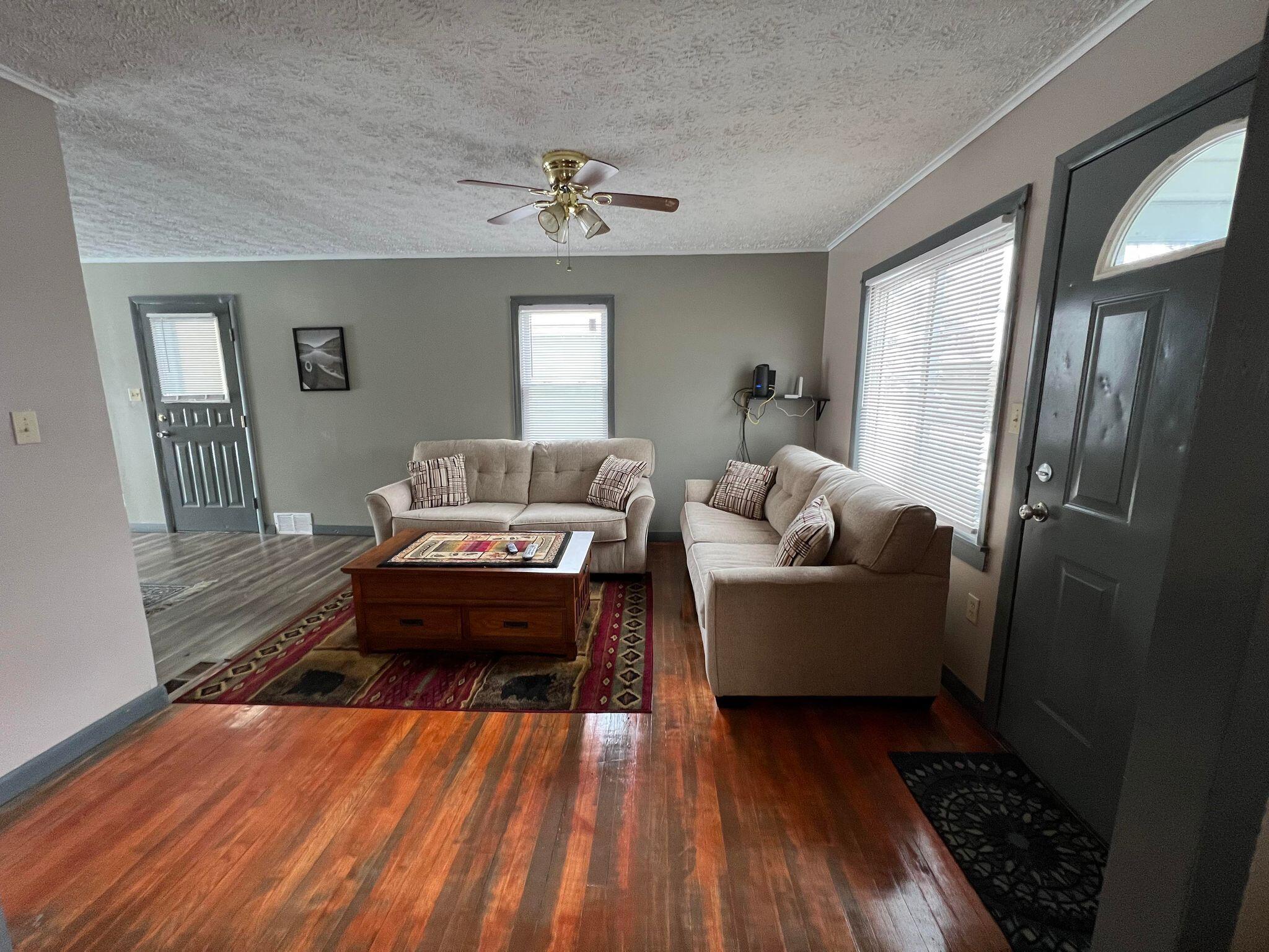 14 Perley Street Lewiston, ME 04240 - Photo 8 of 18 422085093_794331586042428_12180895730976