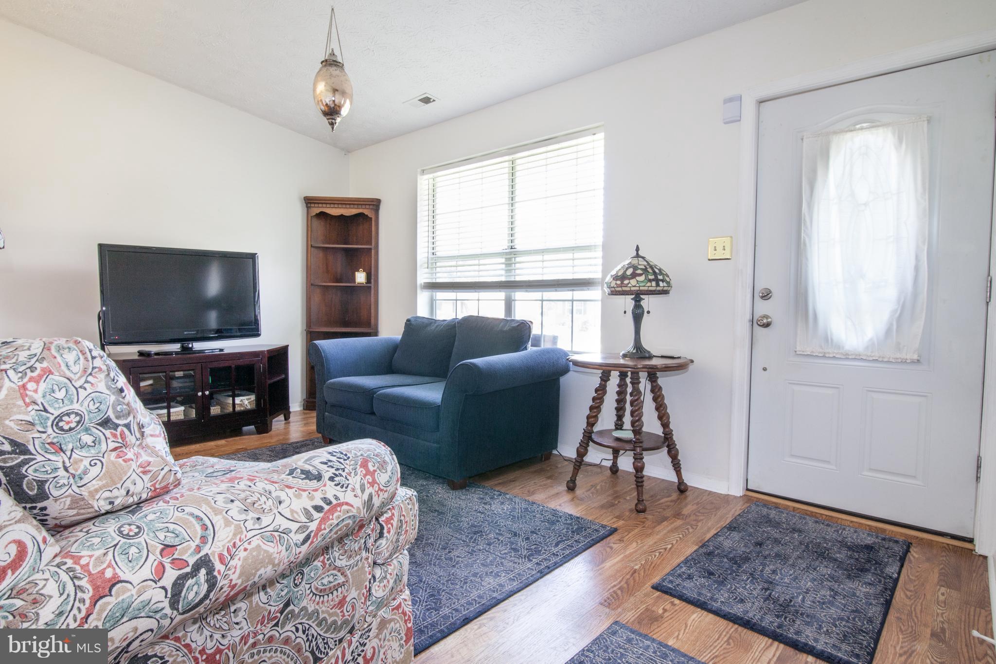 124 Haverhill Road Joppa, MD 21085 - Photo 4 of 23 Living Room