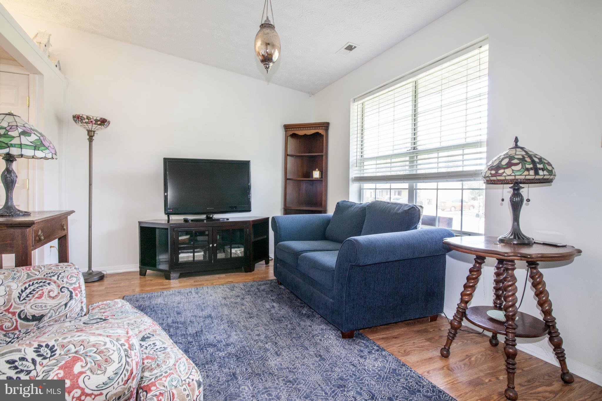 124 Haverhill Road Joppa, MD 21085 - Photo 5 of 23 Living Room