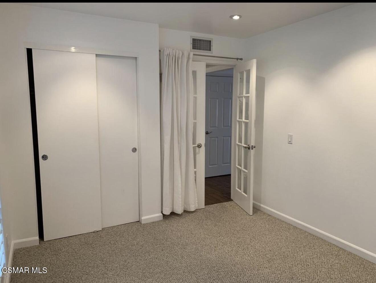 924 Thistlegate Road Oak Park, CA 91377 - Photo 8 of 20 a view of an empty room