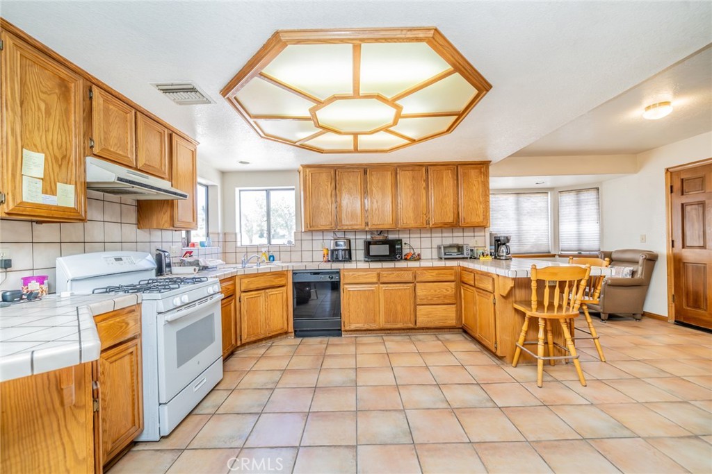 5131 Cygnet Road, Unit AB Phelan, CA 92371 - Photo 11 of 74