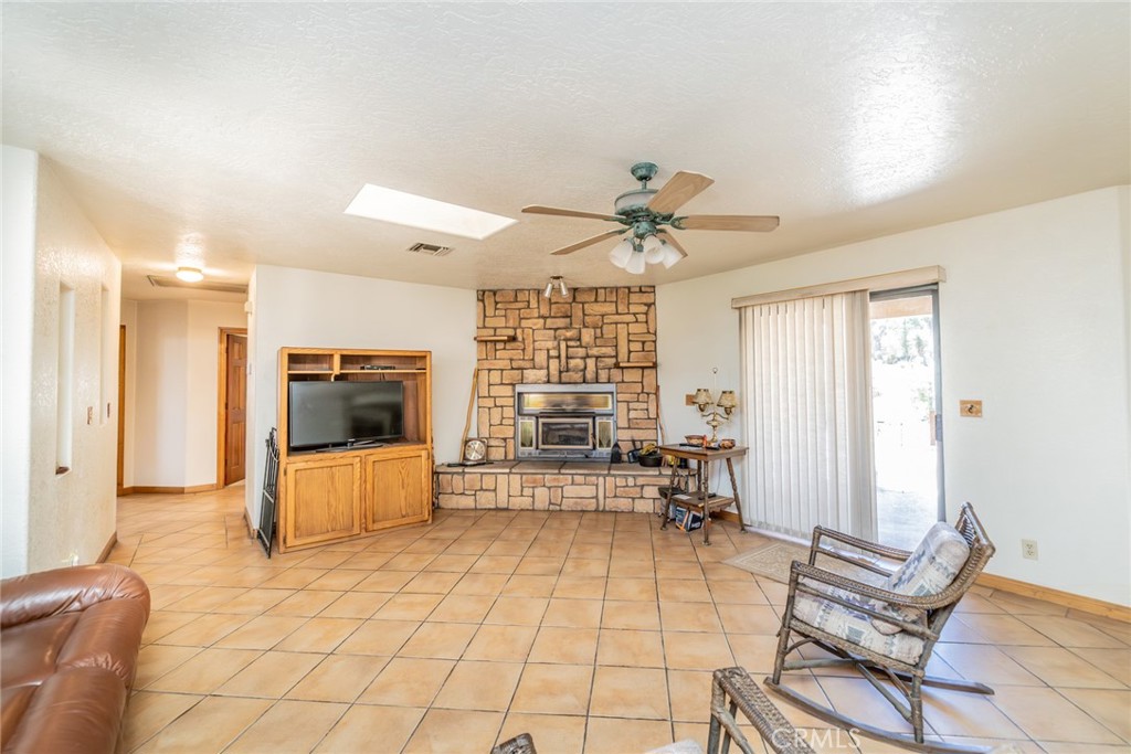 5131 Cygnet Road, Unit AB Phelan, CA 92371 - Photo 14 of 74