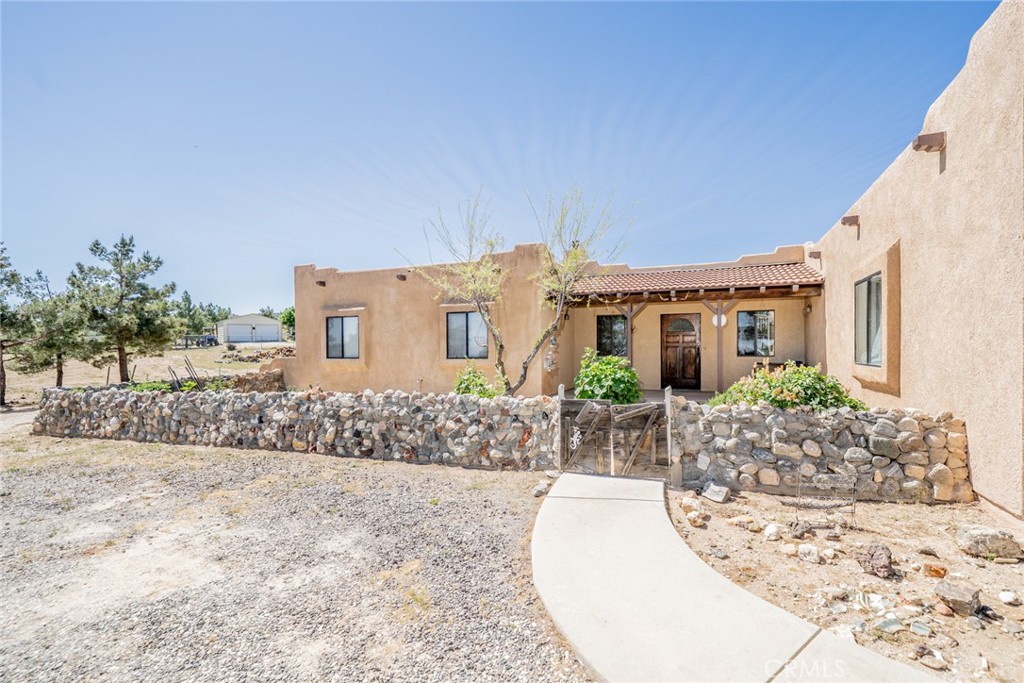 5131 Cygnet Road, Unit AB Phelan, CA 92371 - Photo 4 of 74