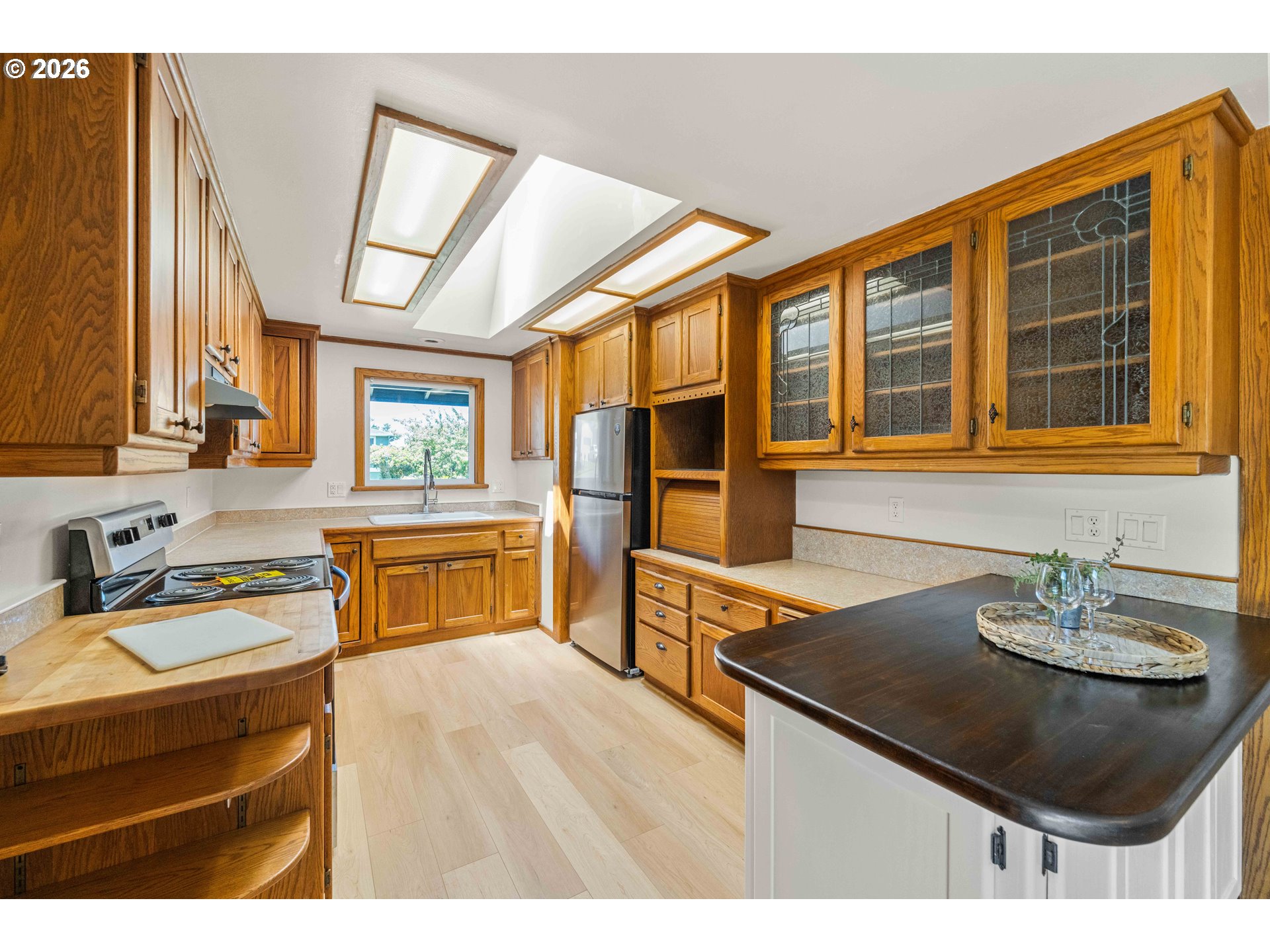2449 Oak Street North Bend, OR 97459 - Photo 3 of 35