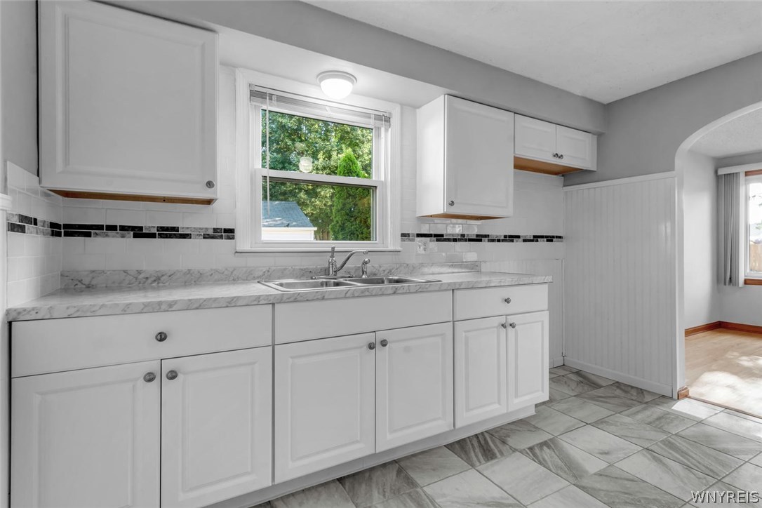 678 Mapleview Road Cheektowaga, NY 14225 - Photo 11 of 27