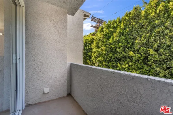 $939,000 | 10465 Eastborne Avenue, Unit 206, Los Angeles, CA 90024