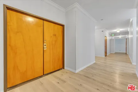 $899,000 | 10465 Eastborne Avenue, Unit 206, Los Angeles, CA 90024