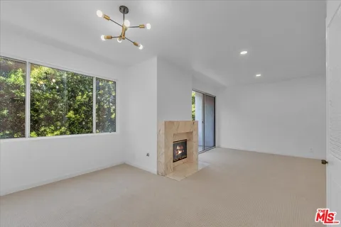 $899,000 | 10465 Eastborne Avenue, Unit 206, Los Angeles, CA 90024