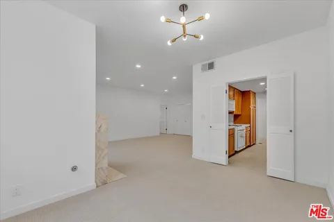$899,000 | 10465 Eastborne Avenue, Unit 206, Los Angeles, CA 90024