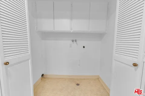 $989,000 | 10465 Eastborne Avenue, Unit 206, Los Angeles, CA 90024