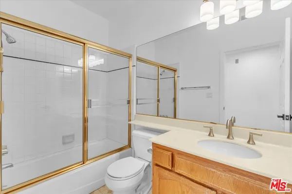 $939,000 | 10465 Eastborne Avenue, Unit 206, Los Angeles, CA 90024