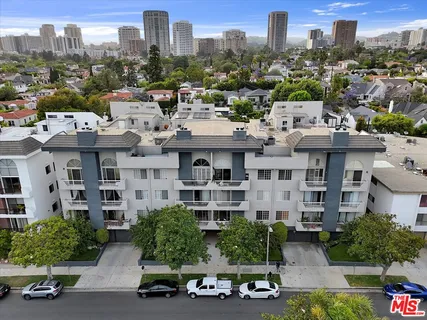 $899,000 | 10465 Eastborne Avenue, Unit 206, Los Angeles, CA 90024