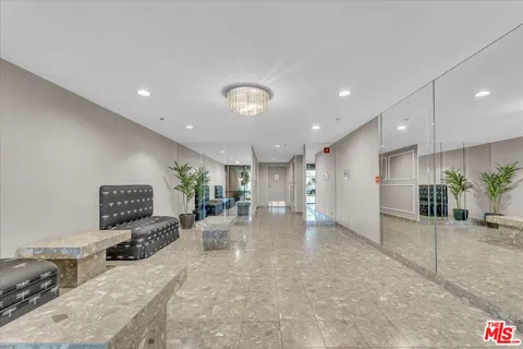 $989,000 | 10465 Eastborne Avenue, Unit 206, Los Angeles, CA 90024