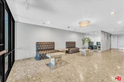 $989,000 | 10465 Eastborne Avenue, Unit 206, Los Angeles, CA 90024