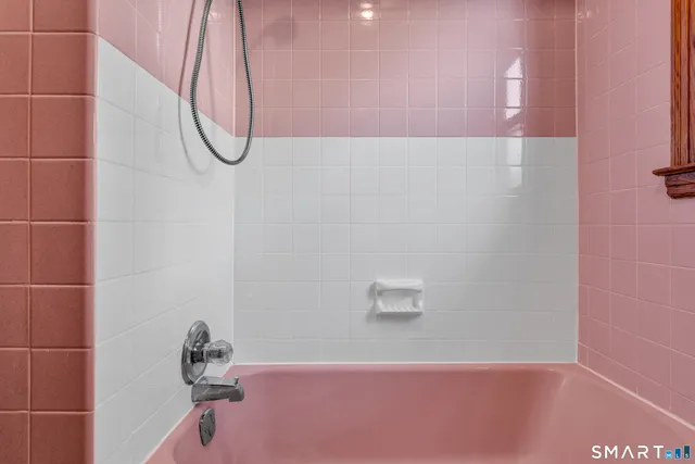 $295,000 | 25 Rose Hill Road, Branford, CT 06405