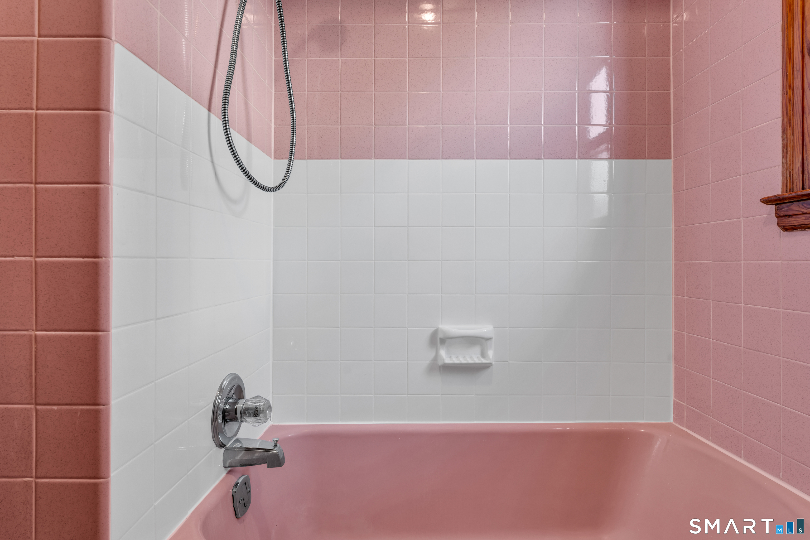 25 Rose Hill Road Branford, CT 06405 - Photo 13 of 40 Nicely maintained tile shower