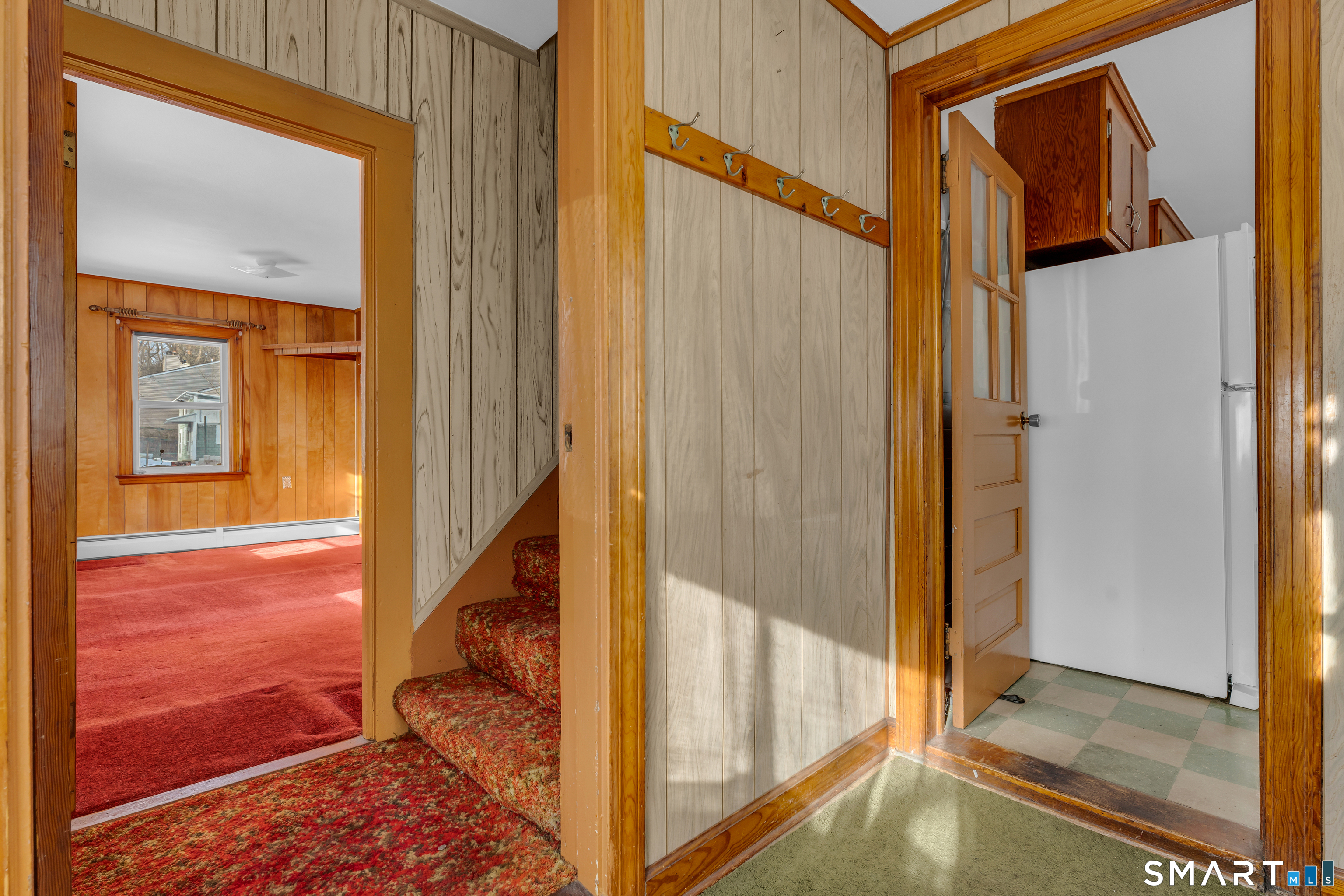 25 Rose Hill Road Branford, CT 06405 - Photo 2 of 40 Foyer