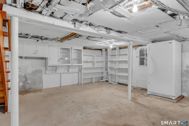 $295,000 | 25 Rose Hill Road, Branford, CT 06405