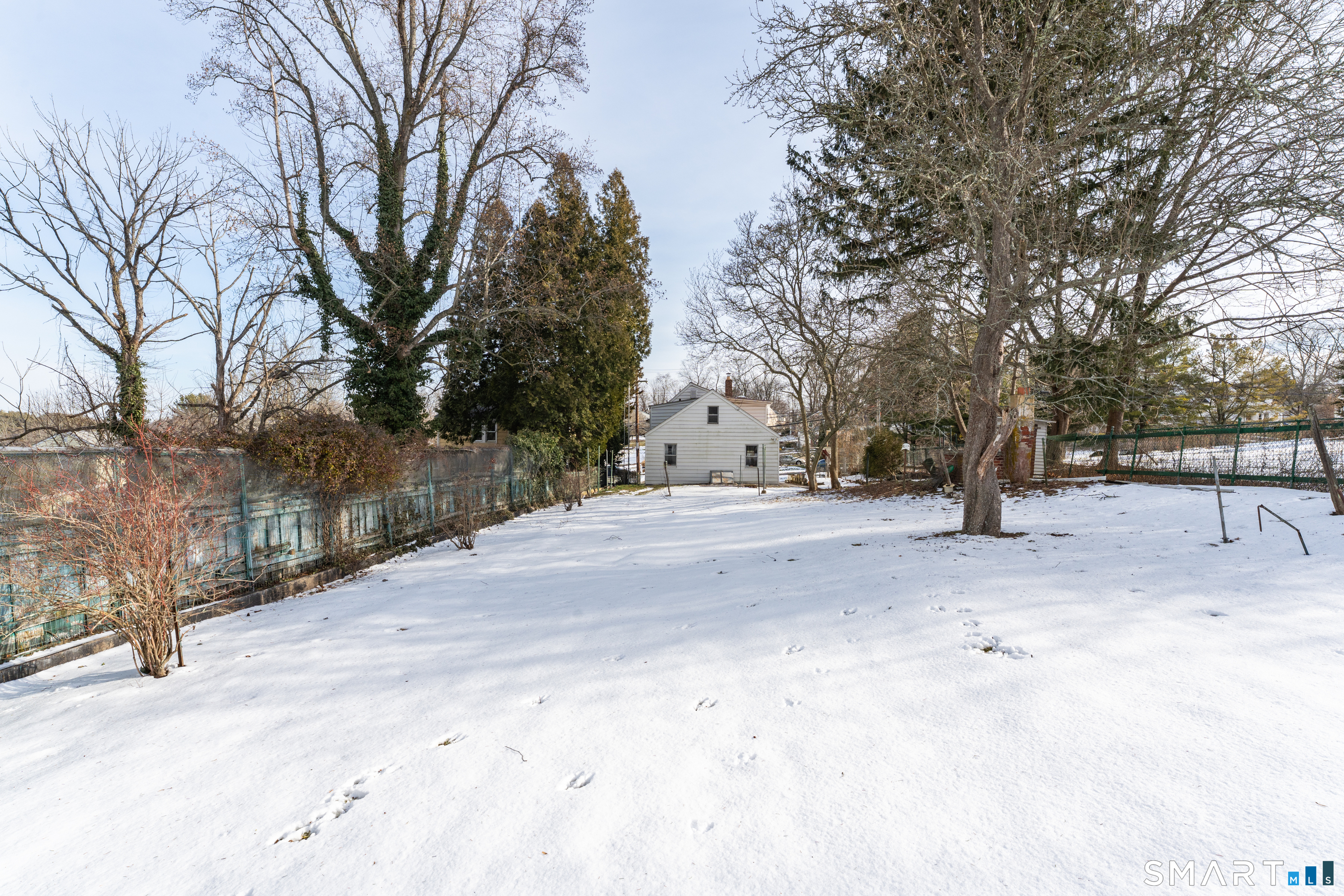 25 Rose Hill Road Branford, CT 06405 - Photo 40 of 40 Nice size level yard!