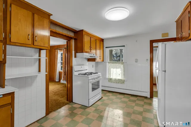 $295,000 | 25 Rose Hill Road, Branford, CT 06405