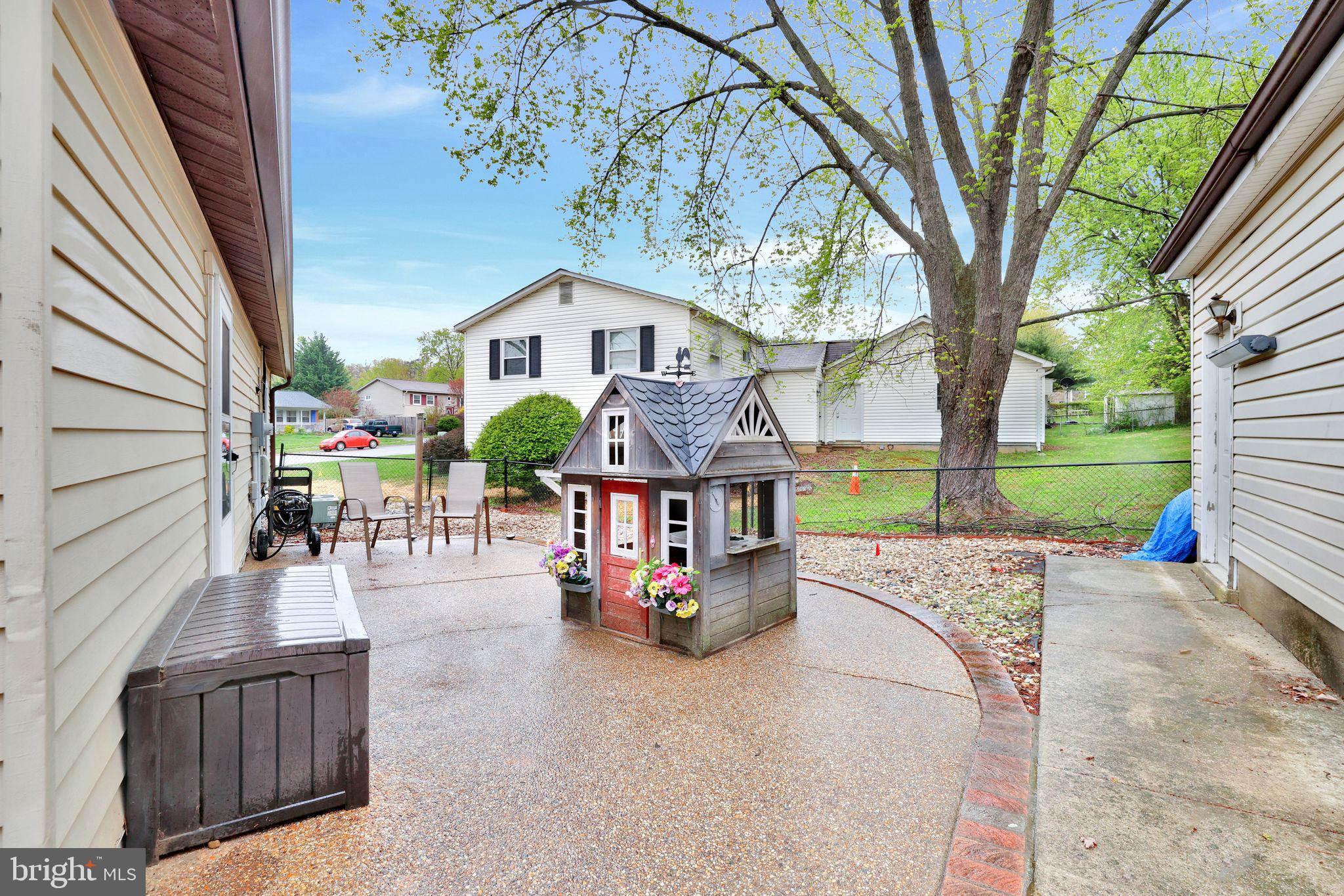 406 West Beech Road Sterling, VA 20164 - Photo 16 of 26 Gallery Image 16