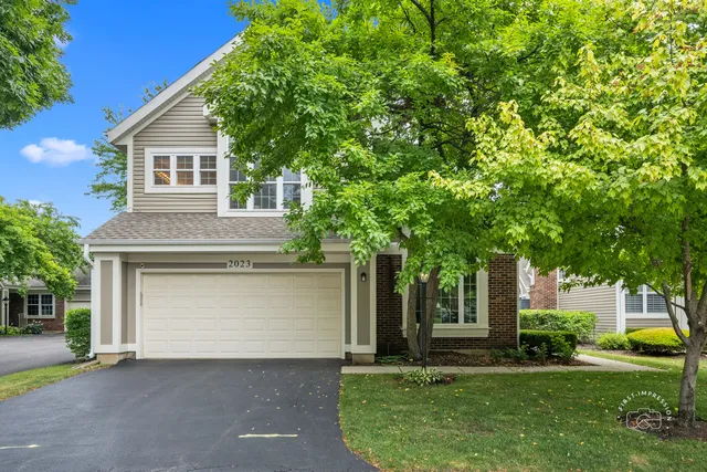 $525,000 | 2023 North Stanton Court, Arlington Heights, IL 60004