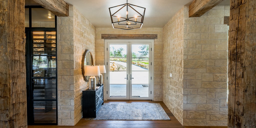 811 Boot Ranch Circle Fredericksburg, TX 78624 - Photo 23 of 34 a view of a bathroom