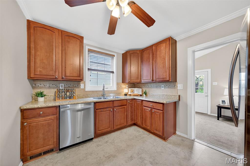 1106 North Rock Hill Road St. Louis, MO 63119 - Photo 6 of 35